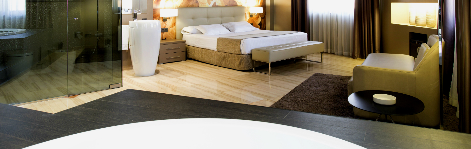 Jacuzzi Suite