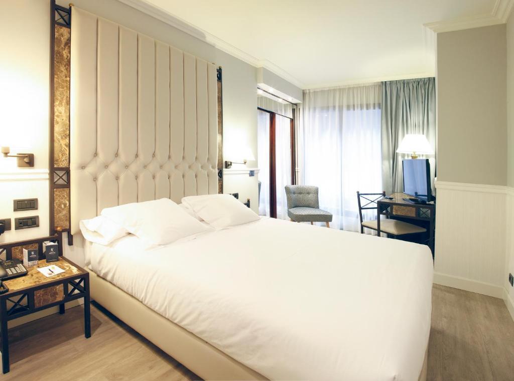 Double bed - Gran Vía Logroño