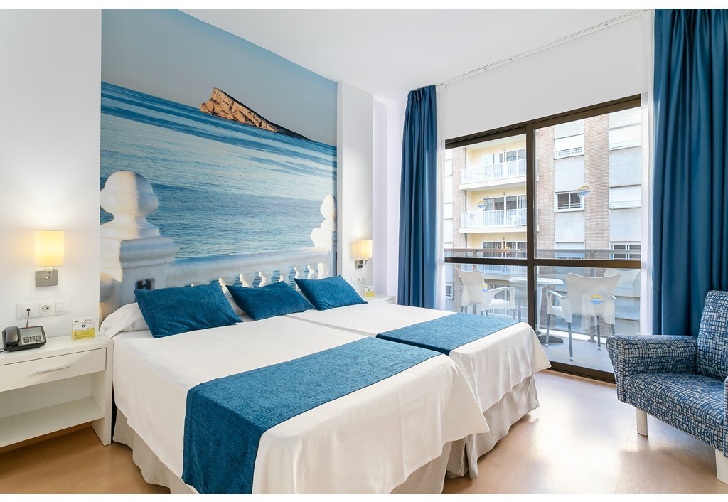 Double Avenida Balcony