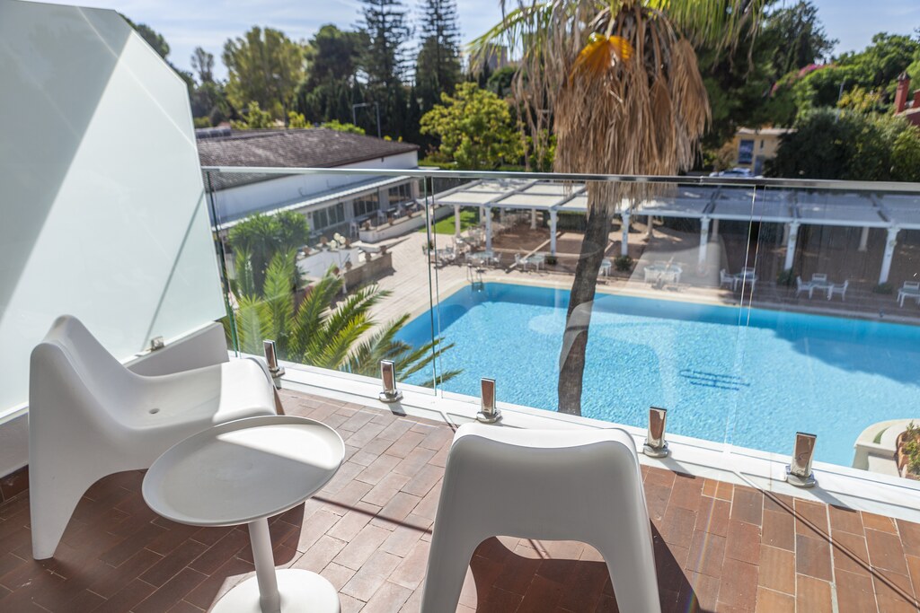 Chambre double vue Piscine