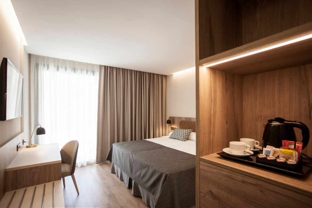Twin/Double Side Pool View Room