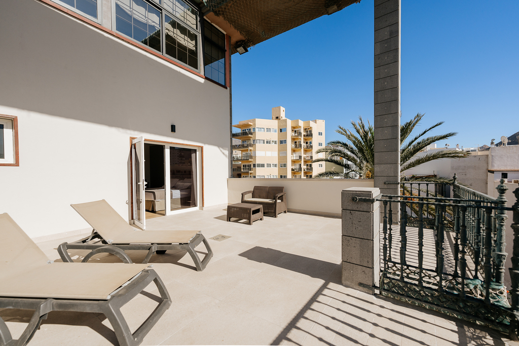 Sea Dot - Reveron Plaza