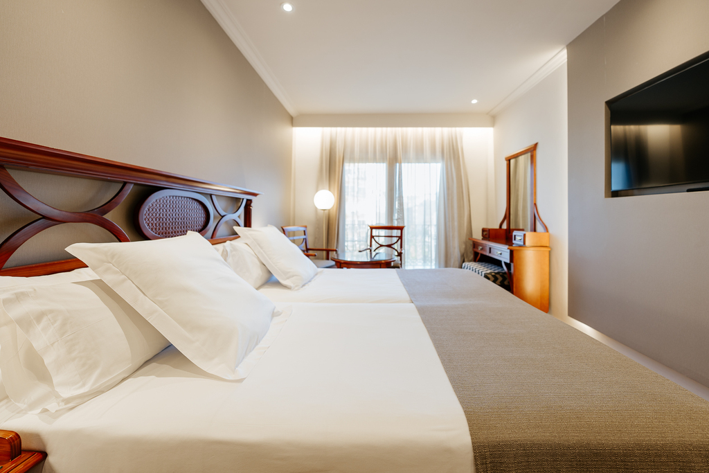 Urban - Reveron Plaza