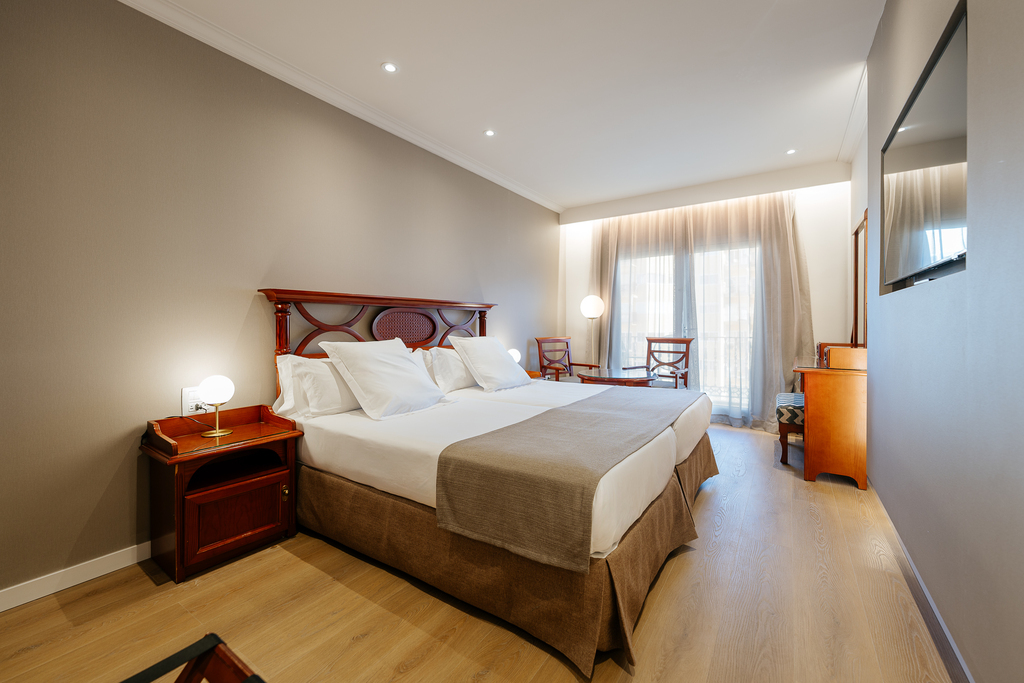 Balcon Ensoleillé - Reveron Plaza