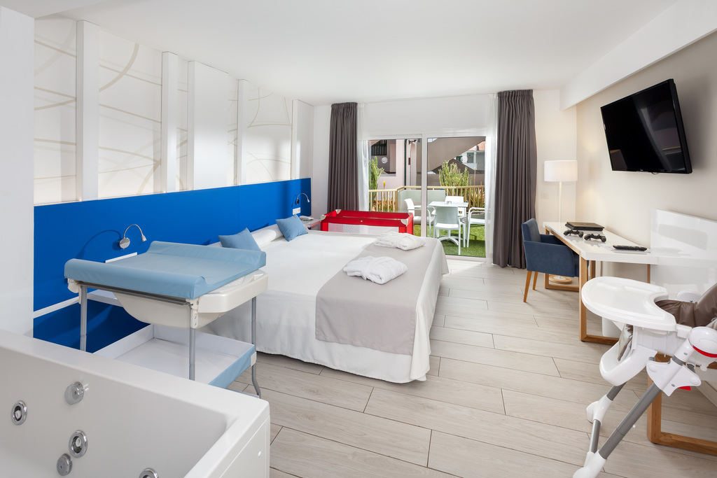 Family Suite Pool View