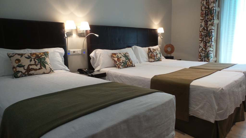Dreibettzimmer mit eingeschränktem Blick auf die Calle Arenal und 15 % Rabatt