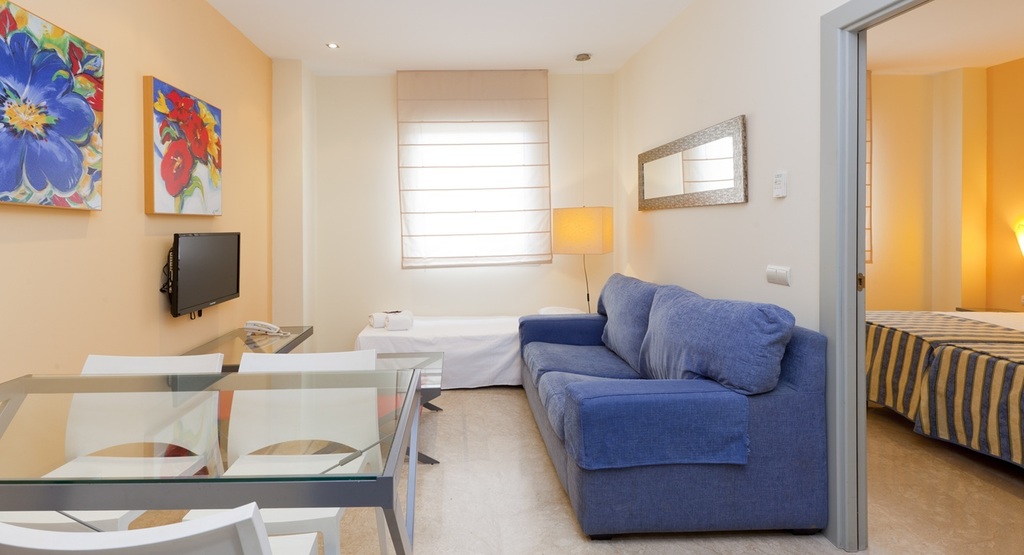 Apartment 2 adults and 1 child