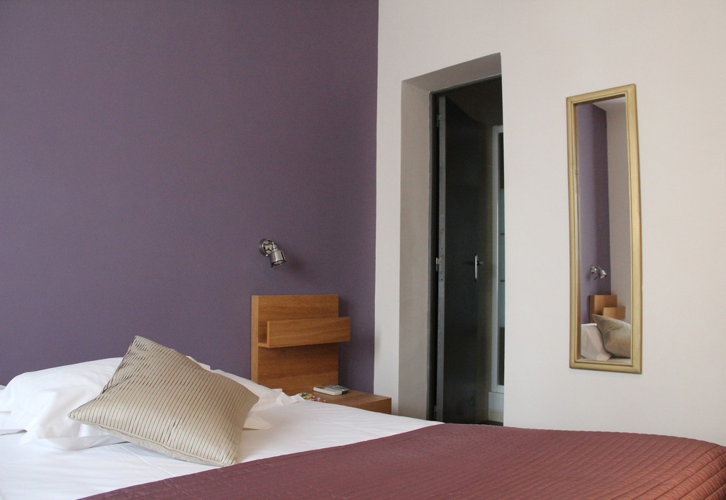 Double Room - Street Side