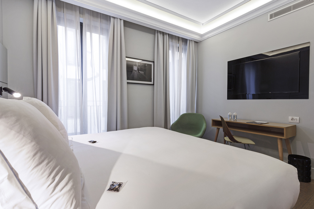 One Shot Double Room (with extra bed - 3 person)