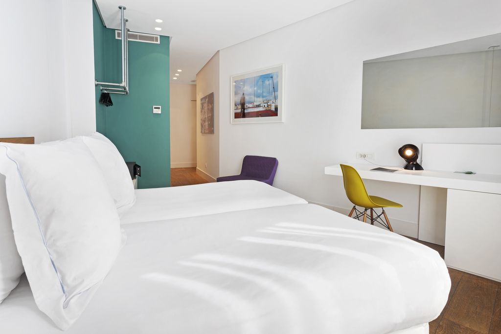 One Shot Double Room (with extra bed - 3 person)