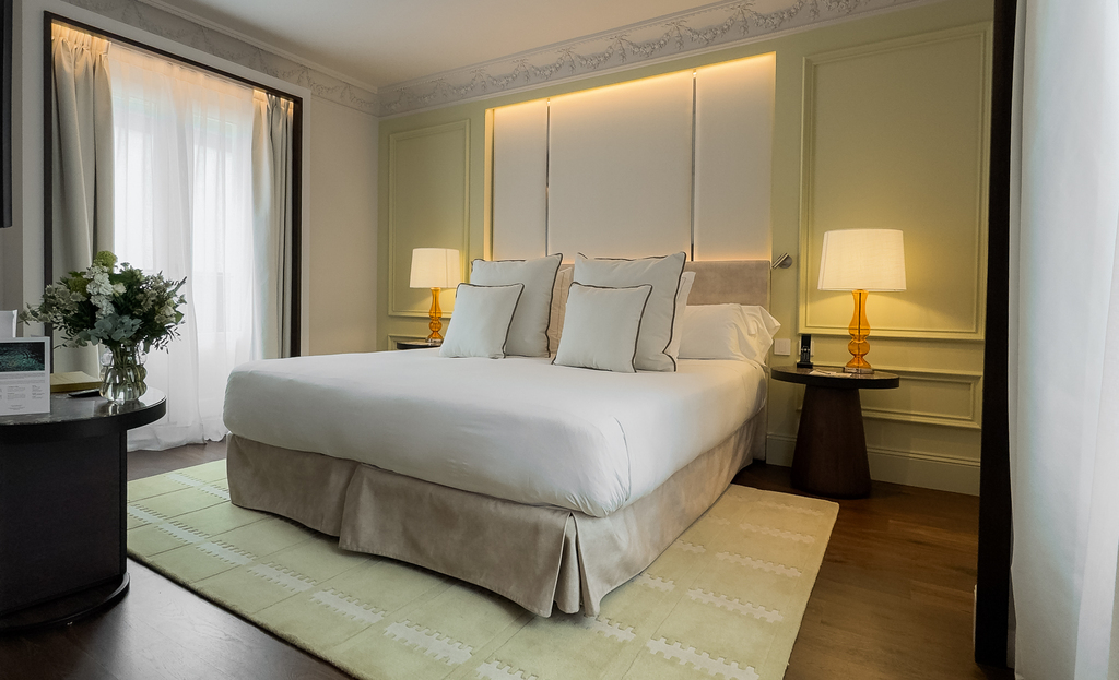 Deluxe Triple