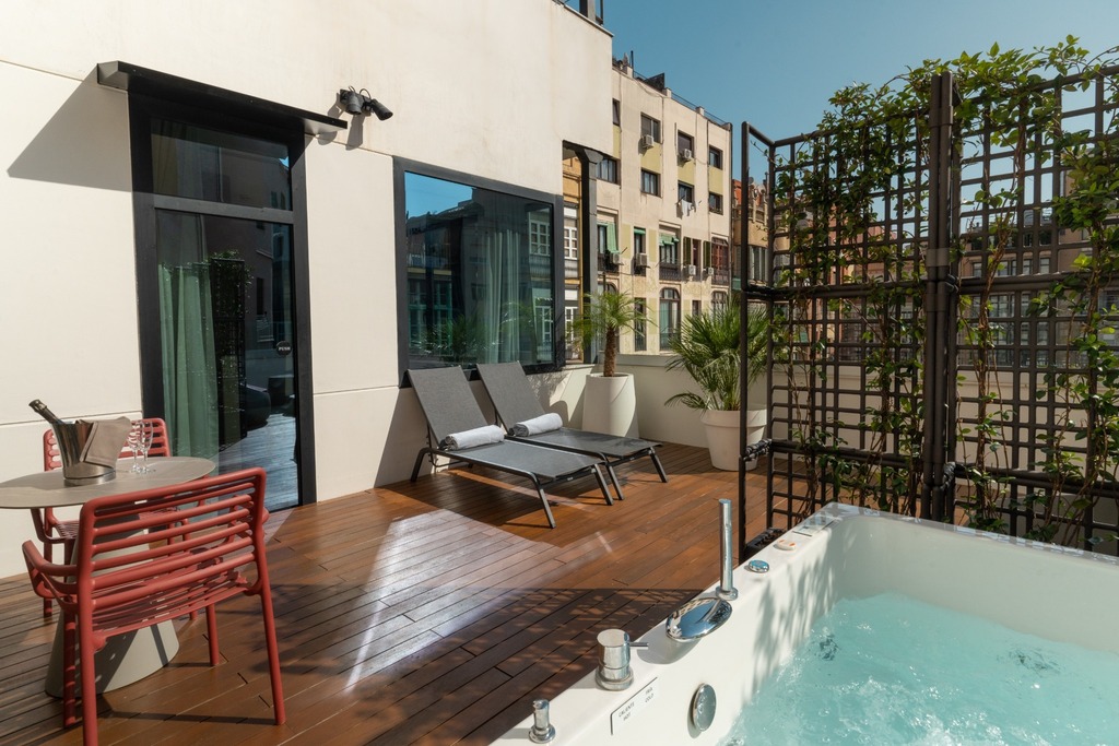 Superior Terrace with Jacuzzi