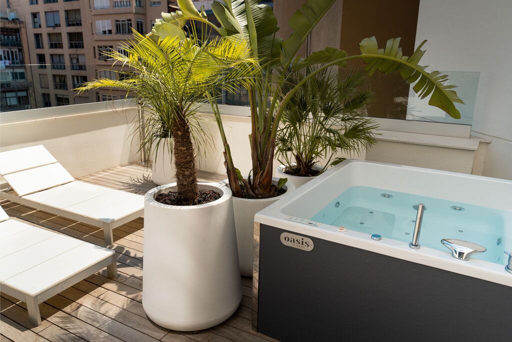 Superior Terrace with Jacuzzi
