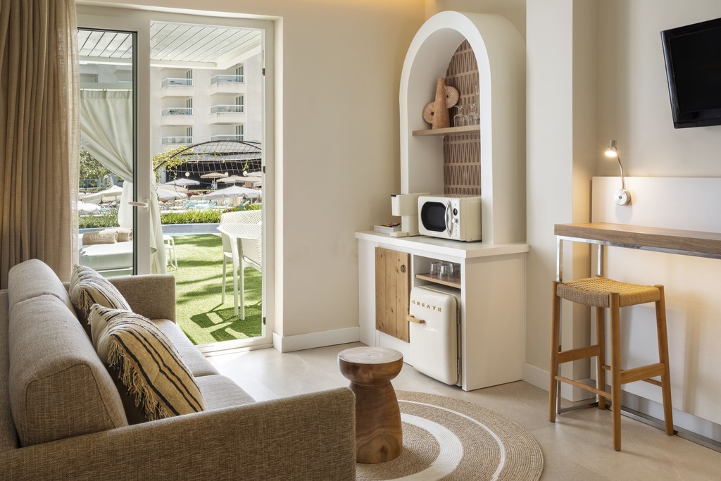 Selected Swim-Up Jr. Suite Garden View
