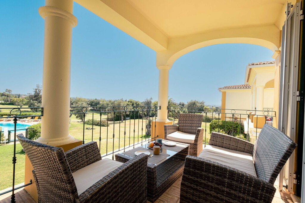 2 bedroom apartment with pool view at Gramacho