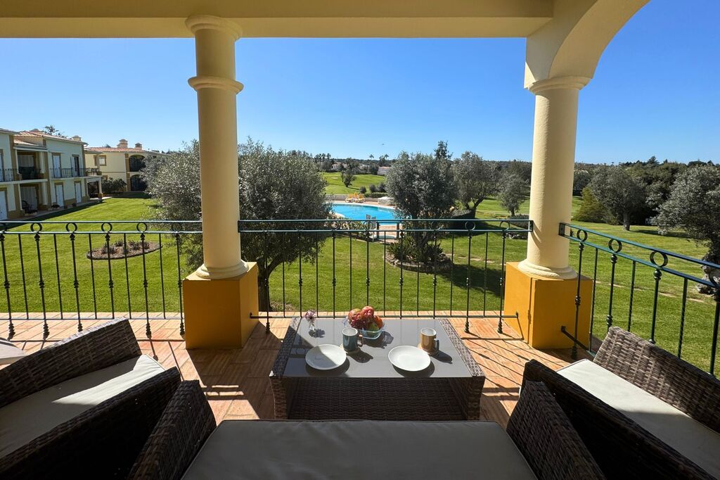 2-Zimmer-Wohnung mit Blick auf den Pool in Gramacho