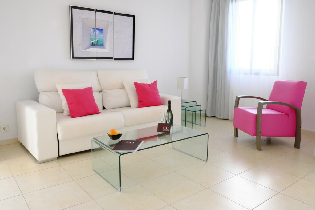 2 bedroom apartment with Sea view