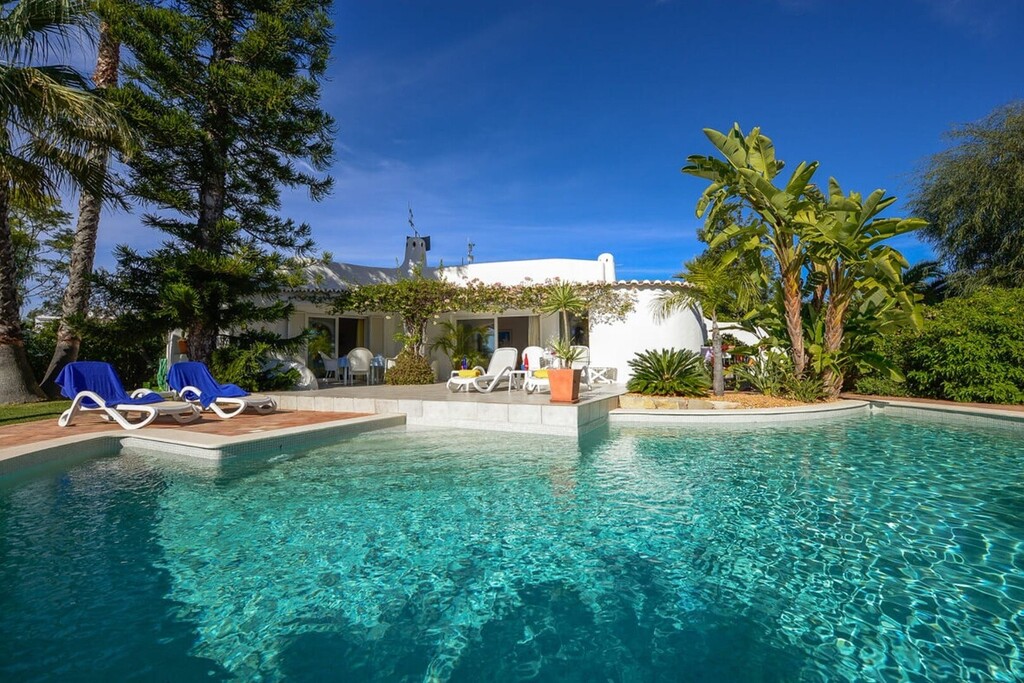 3 Bedroom Villa superior and pool