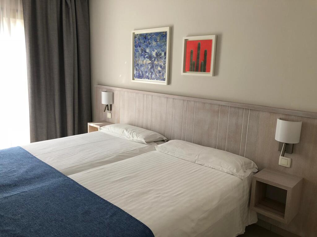 Classic 2 bedroom Apartment