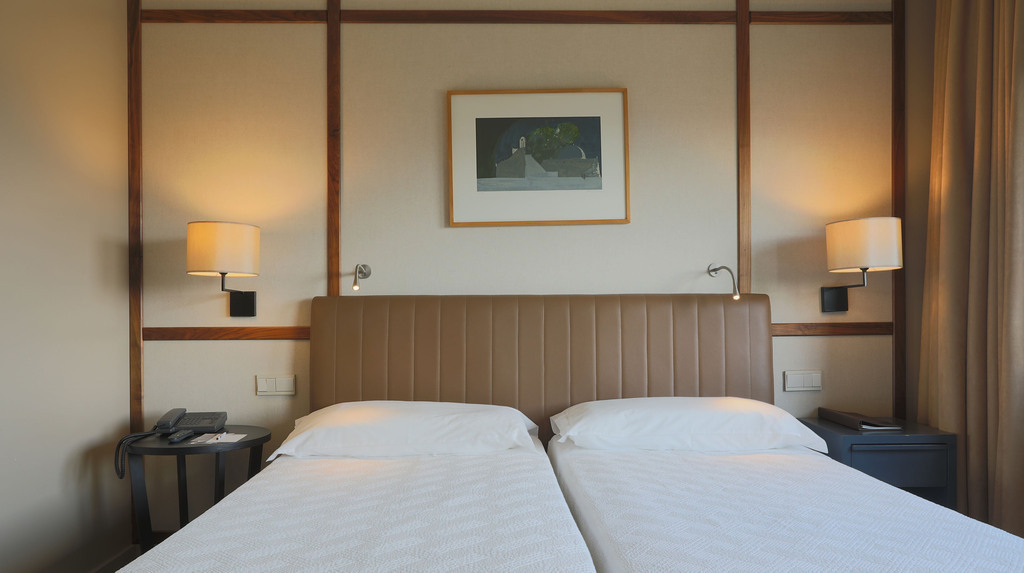 Twin Room, Single Occupancy - Non-Refundable