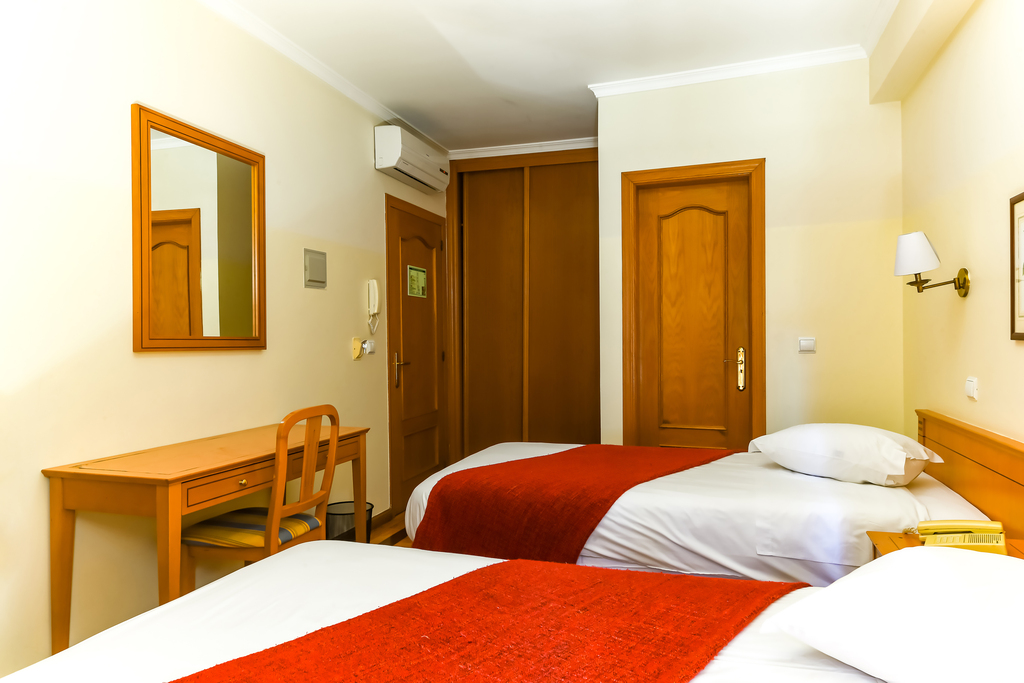 Triple room