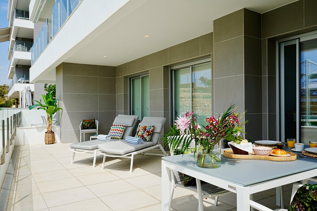 Planta Baja Deluxe: 2 dormitorios y terraza soleada