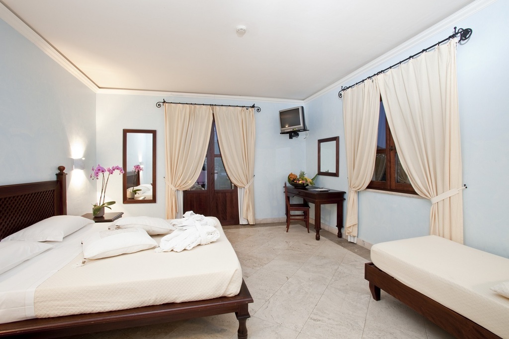 Triple room