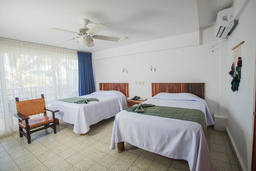 2 Double Beds with Sea View