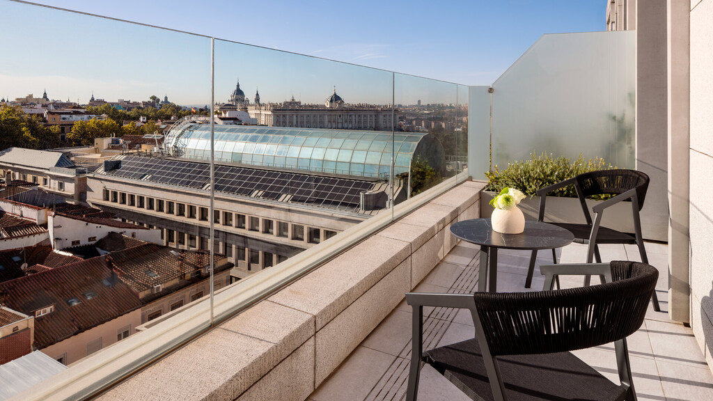 Superior mit Terrasse