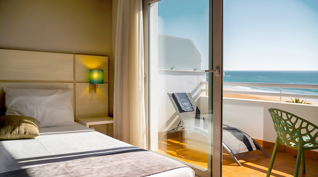 Cobertura com vista para o mar e terraço
