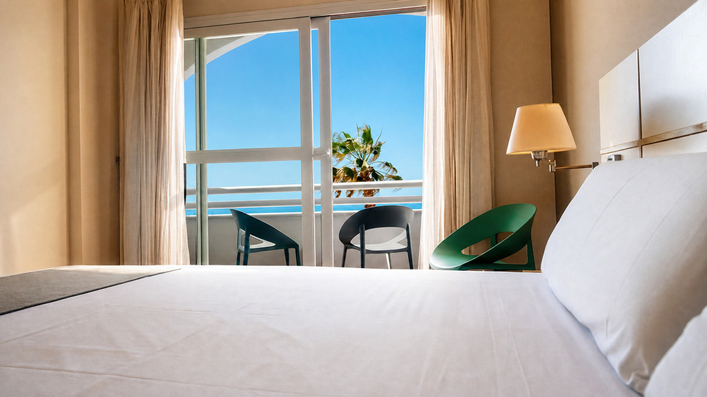 Quarto com Vista Frontal para o Mar