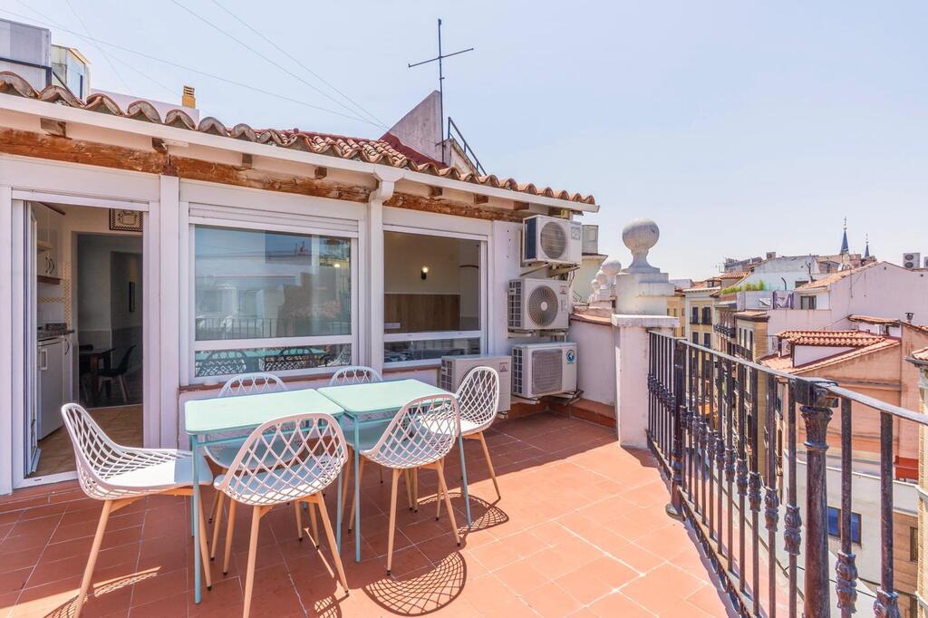 Superior 3 Bedroom Apartment Terrace