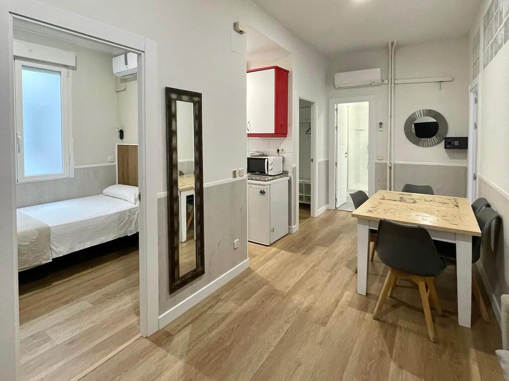 Superior 3 Bedroom Apartment