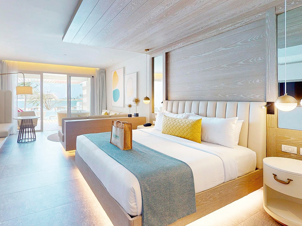 Swim Out Platinum Junior Suite