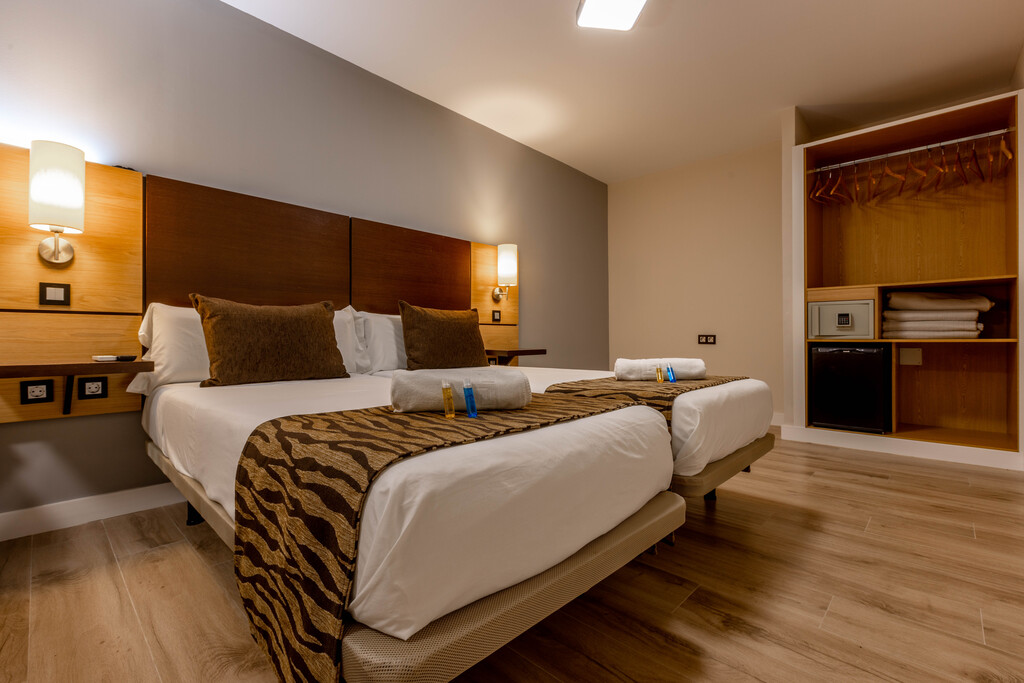 Habitación Doble (2 Camas) con Terraza