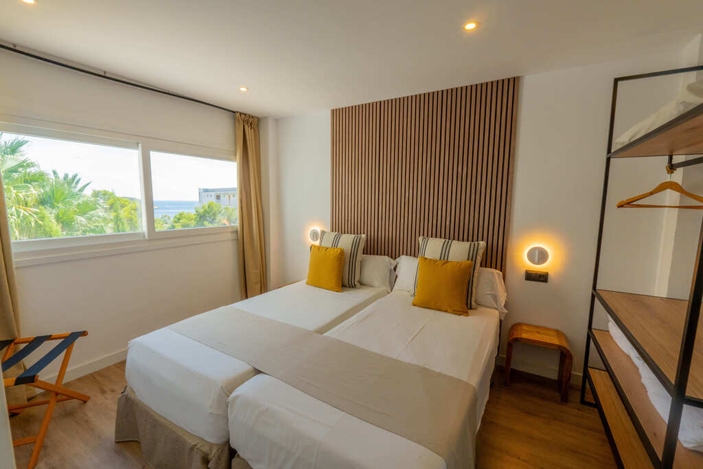 2 Bedroom Superior Apartment with Terrace