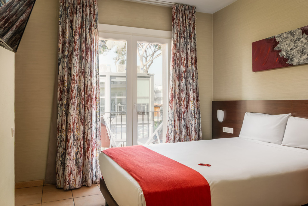 Single room with terrace