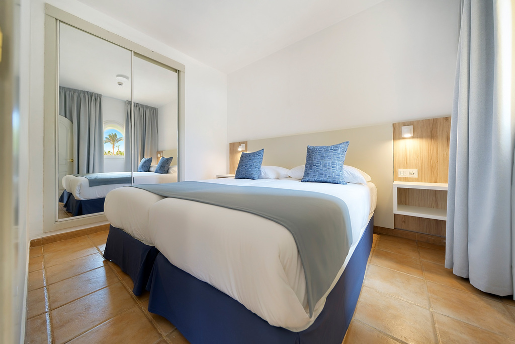 1 bedroom Apartment with balcony