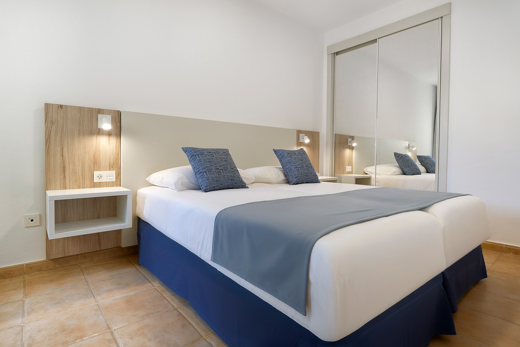 1 bedroom Apartment with large balcony