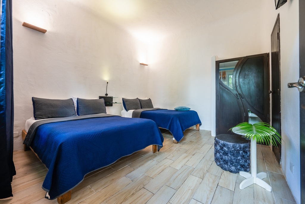 Standard Room with 2 Double Beds