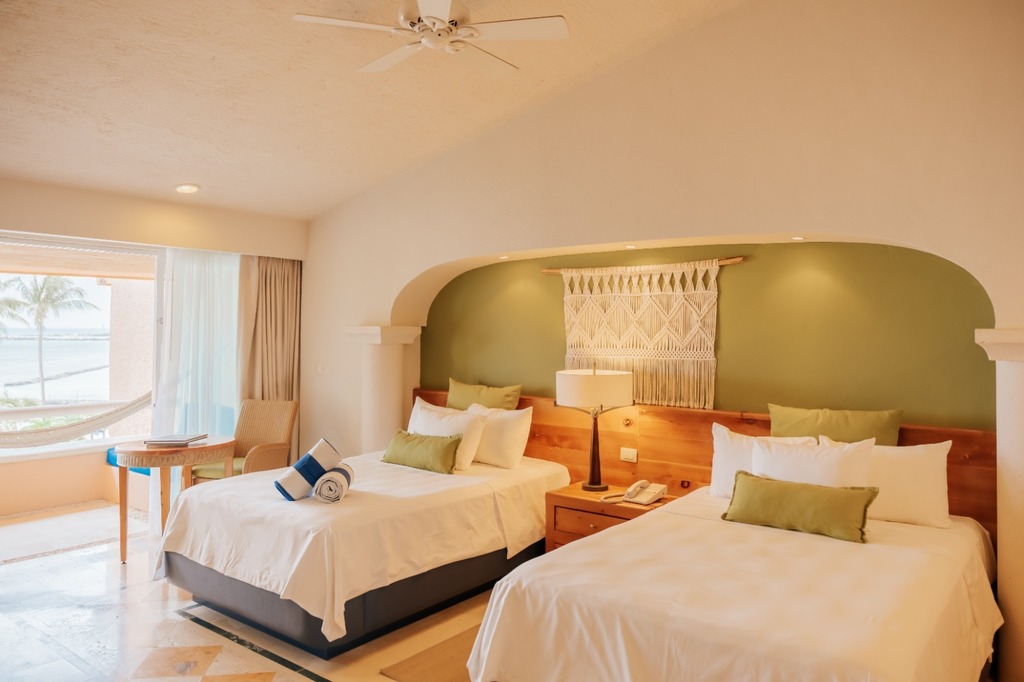 Suite 2 Queen City View Balcony & Jacuzzi
