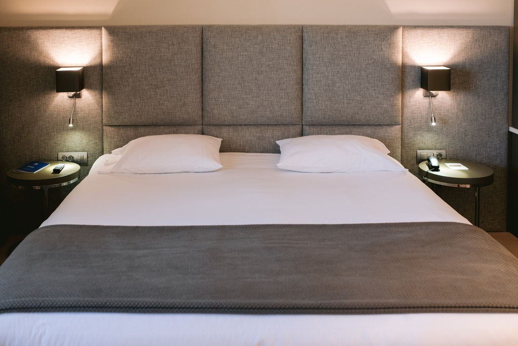 Chambre Double - Accessible aux Personnes à Mobilité Réduite