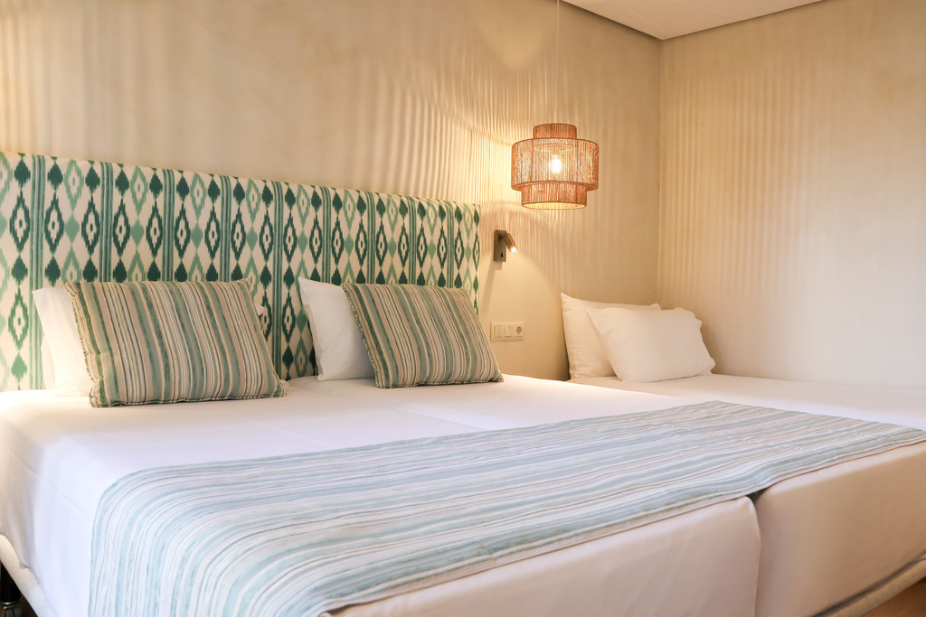 Double room with extra bed