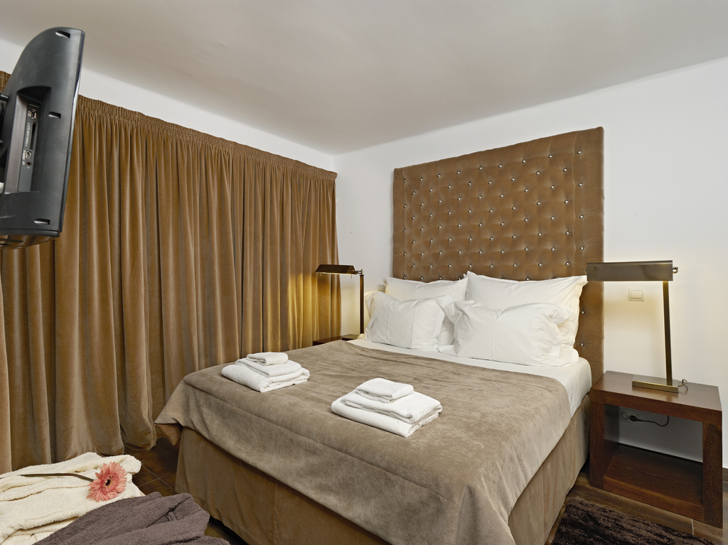 One Bedroom Apartment