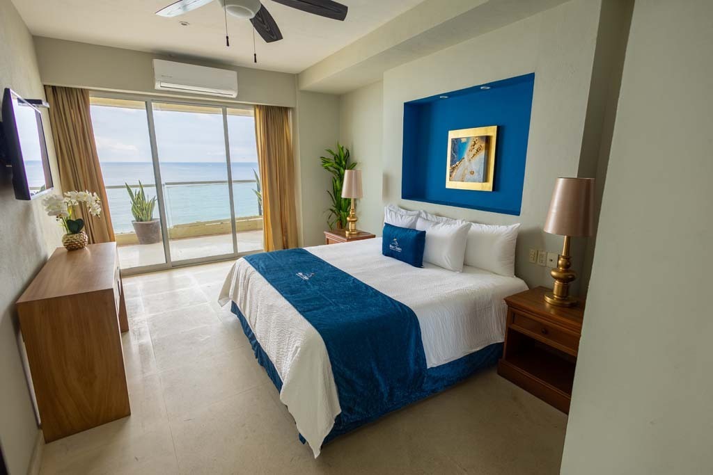 The Penthouse Paradise 1 King + 2 Queen Beds