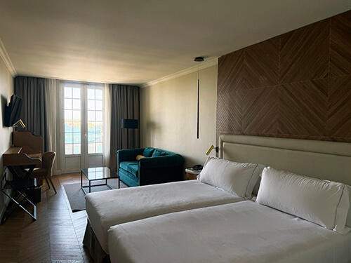 Junior Suite Familiar con Balcón Vista Mar Frontal