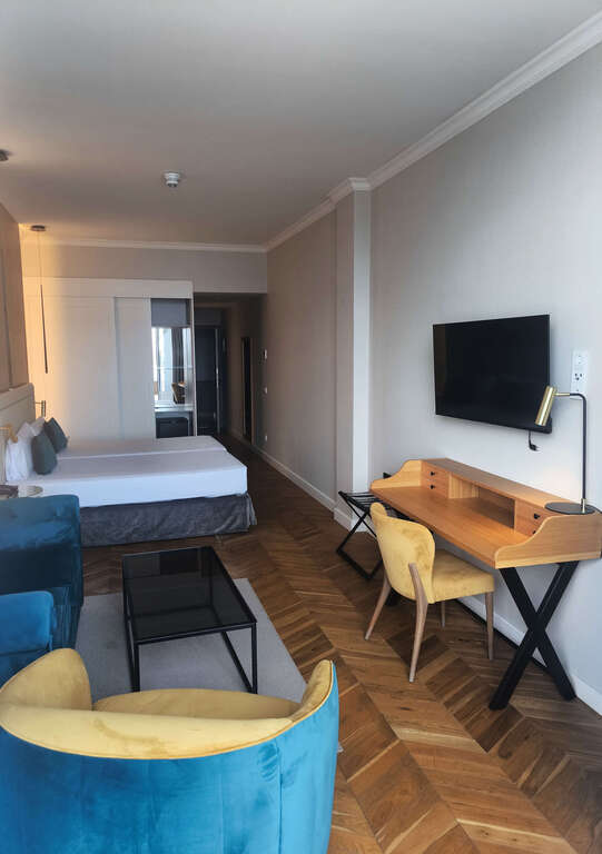 Junior Family Suite with Balcony and Front Sea View