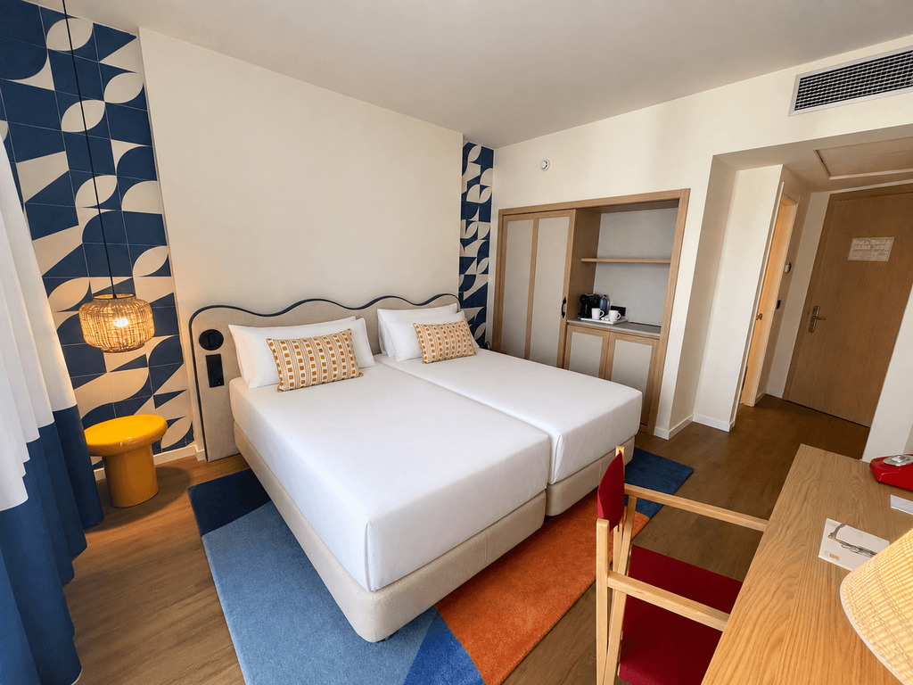 Doppelzimmer Deluxe mit seitlichem Meerblick