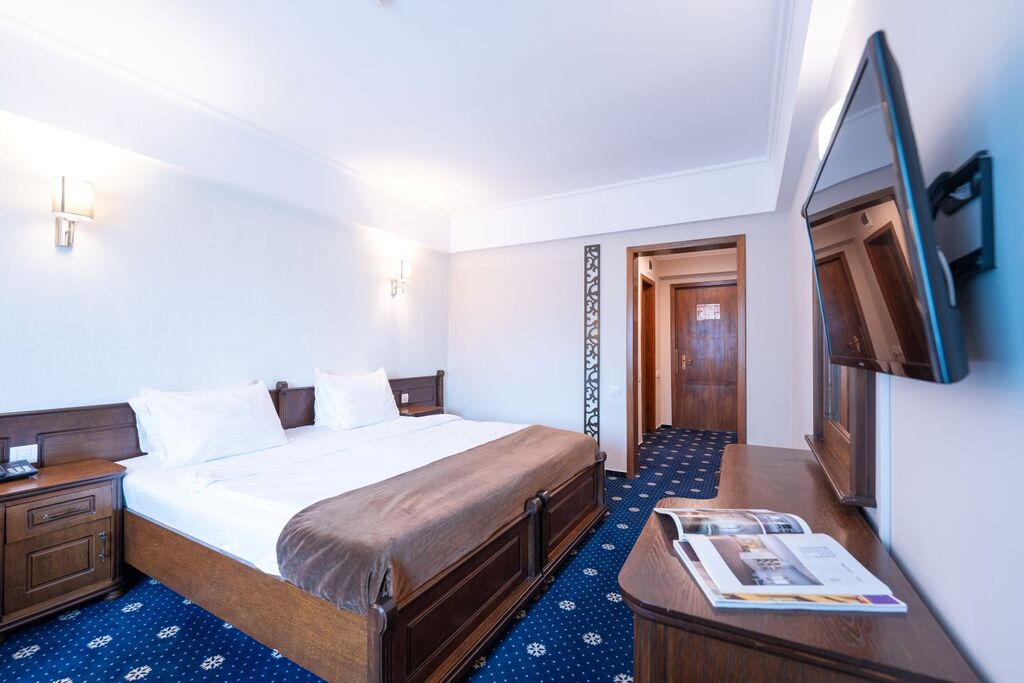 Standard Double or Twin Room with Mountain View