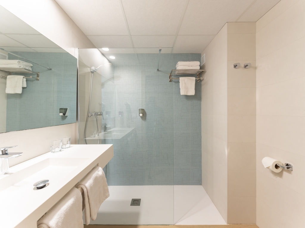 Double Room for Single Use